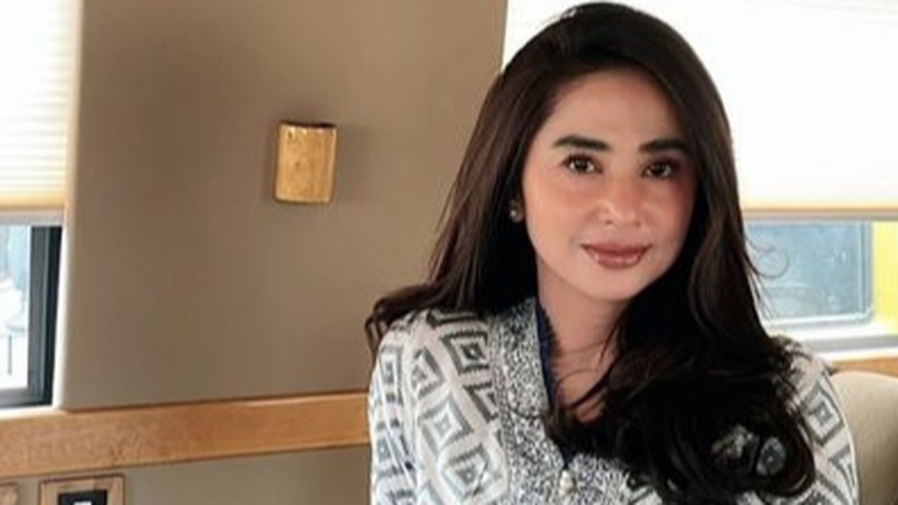 Sempat Dituding Hina Agnez Mo, Potret Dewi Perssik Buka Suara: Itu Fitnah!