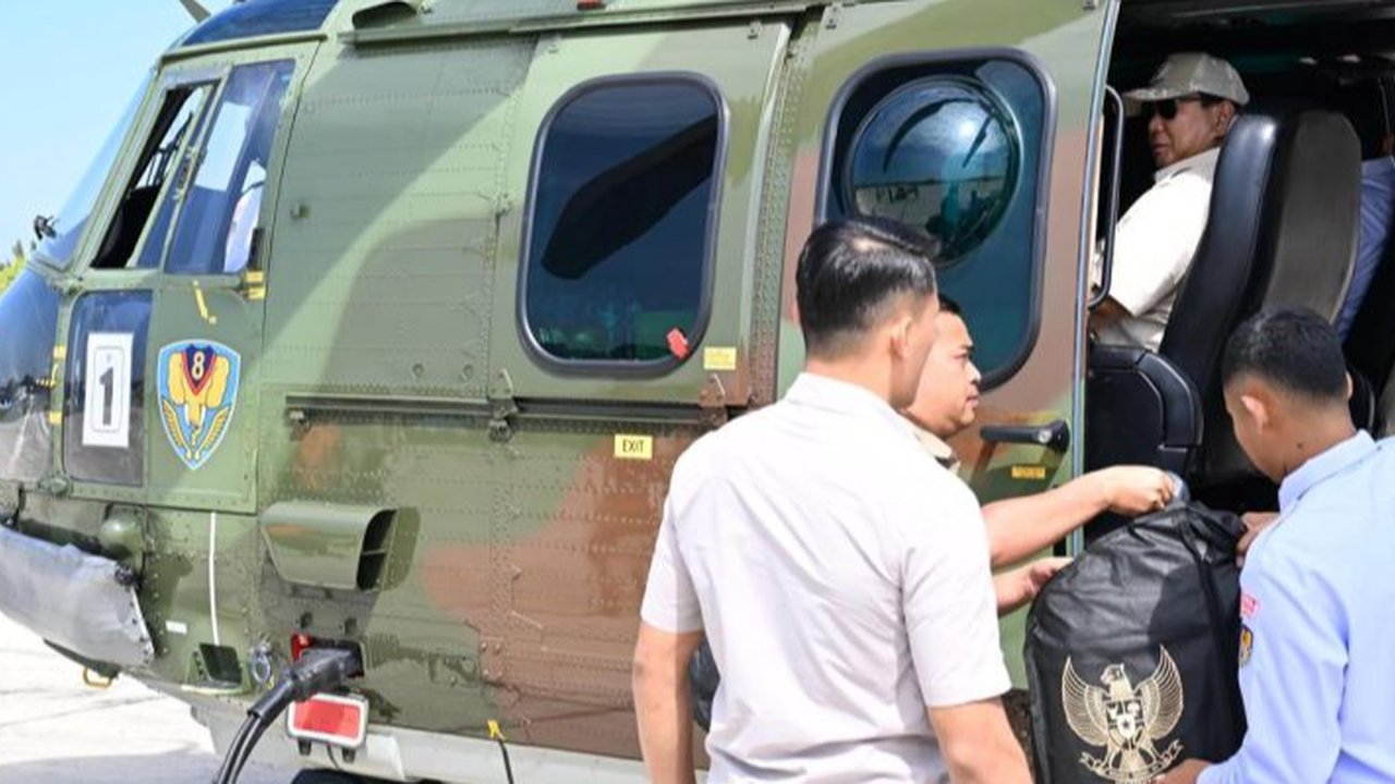 Naik Helikopter dari Jakarta, Prabowo Temui Petani Majalengka untuk Panen Raya