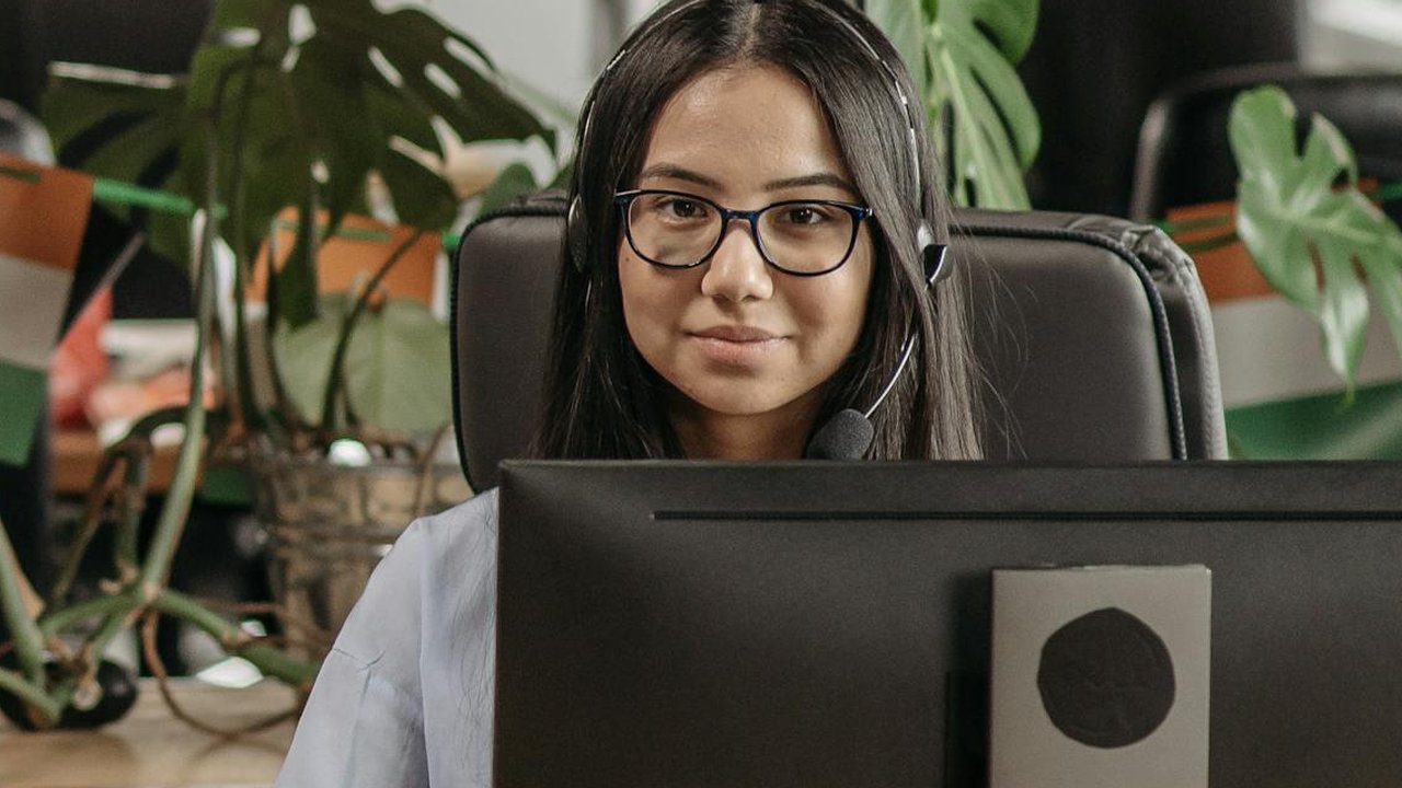 Ilustrasi Karyawan Kantor