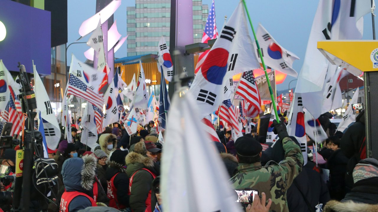 Ilustrasi bendera negara Korea Selatan. (Photo by JaeHong Park on Unsplash)
