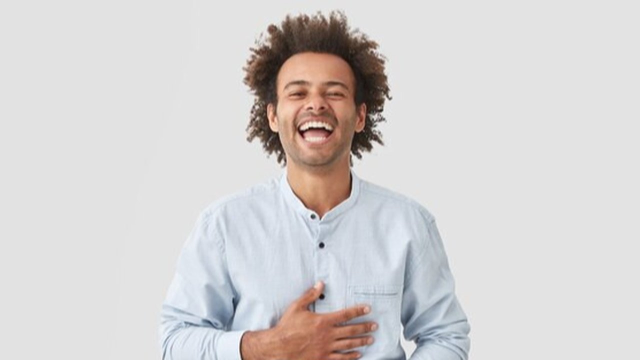 Ilustrasi tertawa, lucu. (Photo created by wayhomestudio on www.freepik.com)