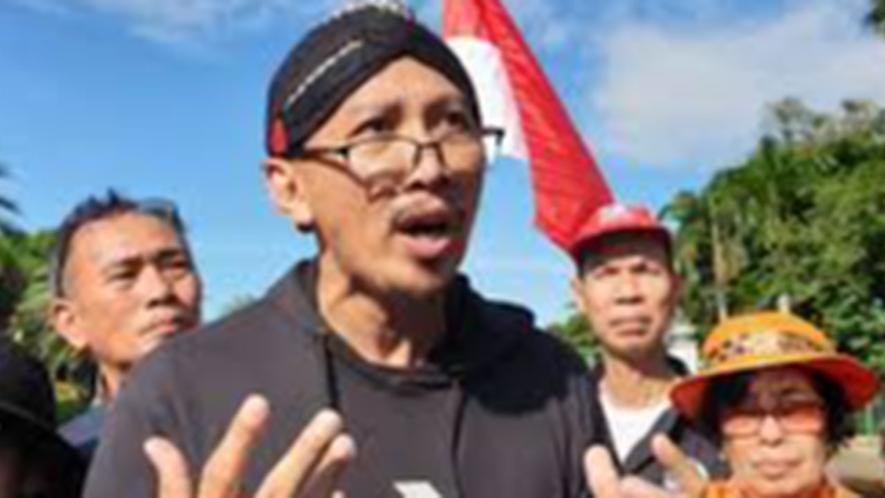 Parodi Vlog Kaesang. Foto: Screenshoot Facebook Ustad Abu Janda Al-Buldowi