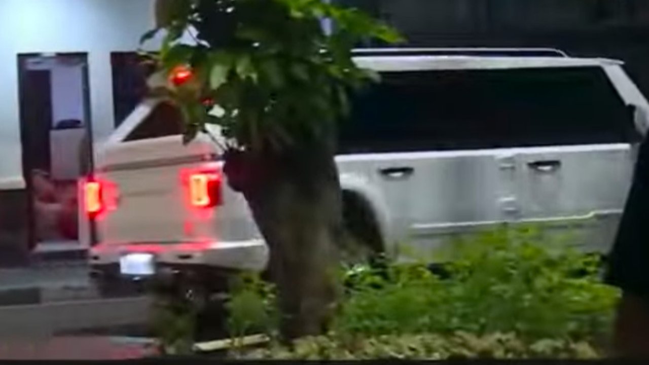 Presiden Prabowo Subianto menekankan peran krusial petani sebagai penjaga kedaulatan pangan dan fondasi NKRI dalam acara panen raya serentak di Majalengka, Jawa Barat.