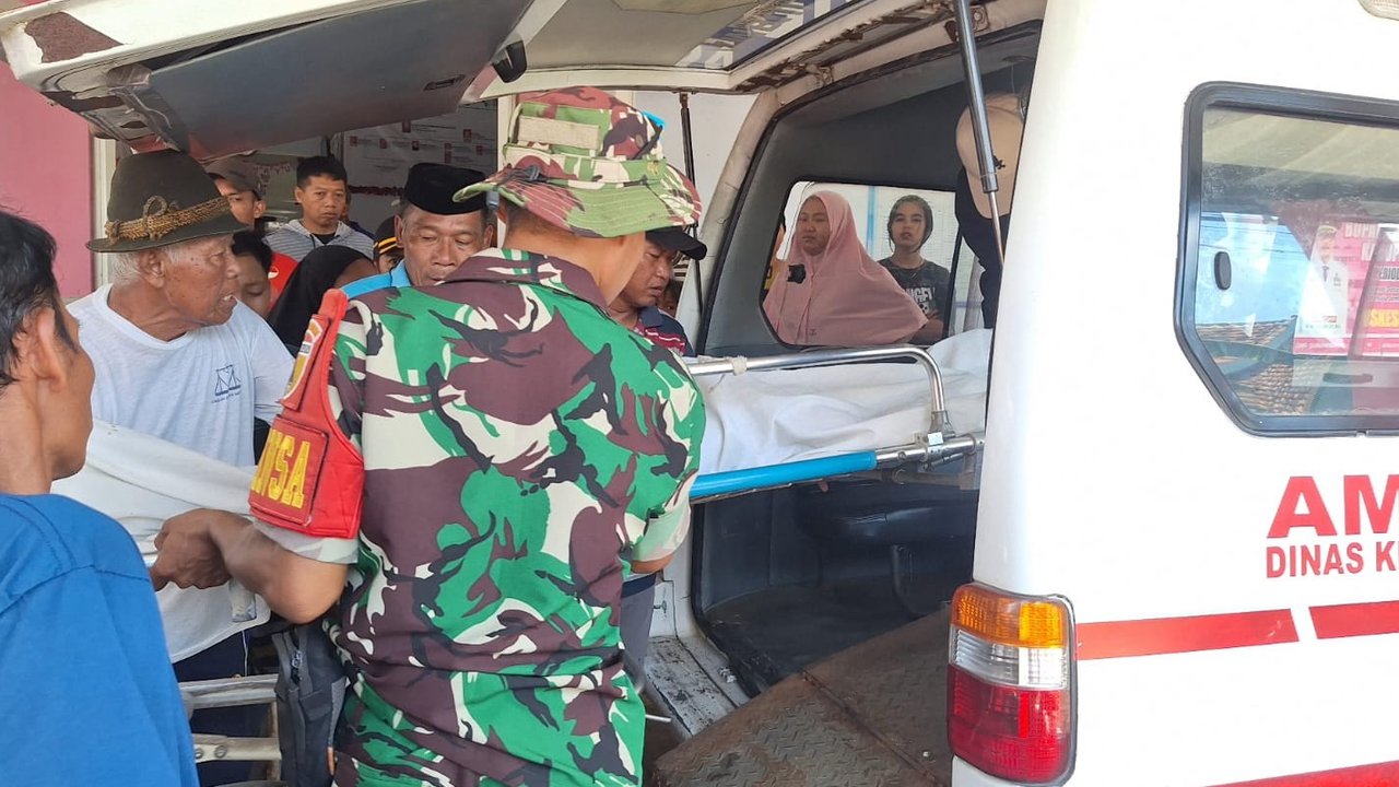 Ayah Tewas Selamatkan Anak dari Terjangan Ombak di Pantai Karanganyar