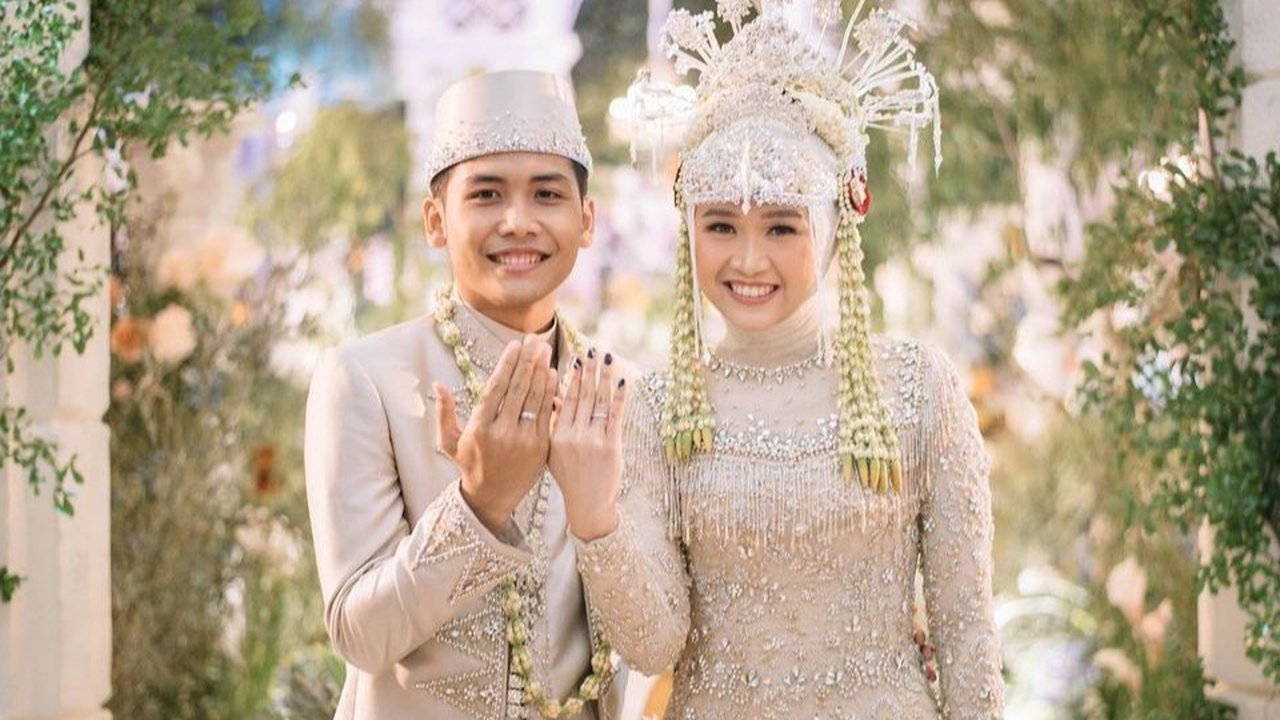 Bintang Emon merupakan seorang komedian tersohor Indonesia.