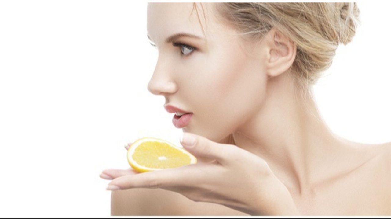 Buah jeruk selain bermanfaat untuk tubuh ternyata juga mempunya manfaat yang baik untuk kulit dan rambut.(Foto: topnaturalremedies.net)