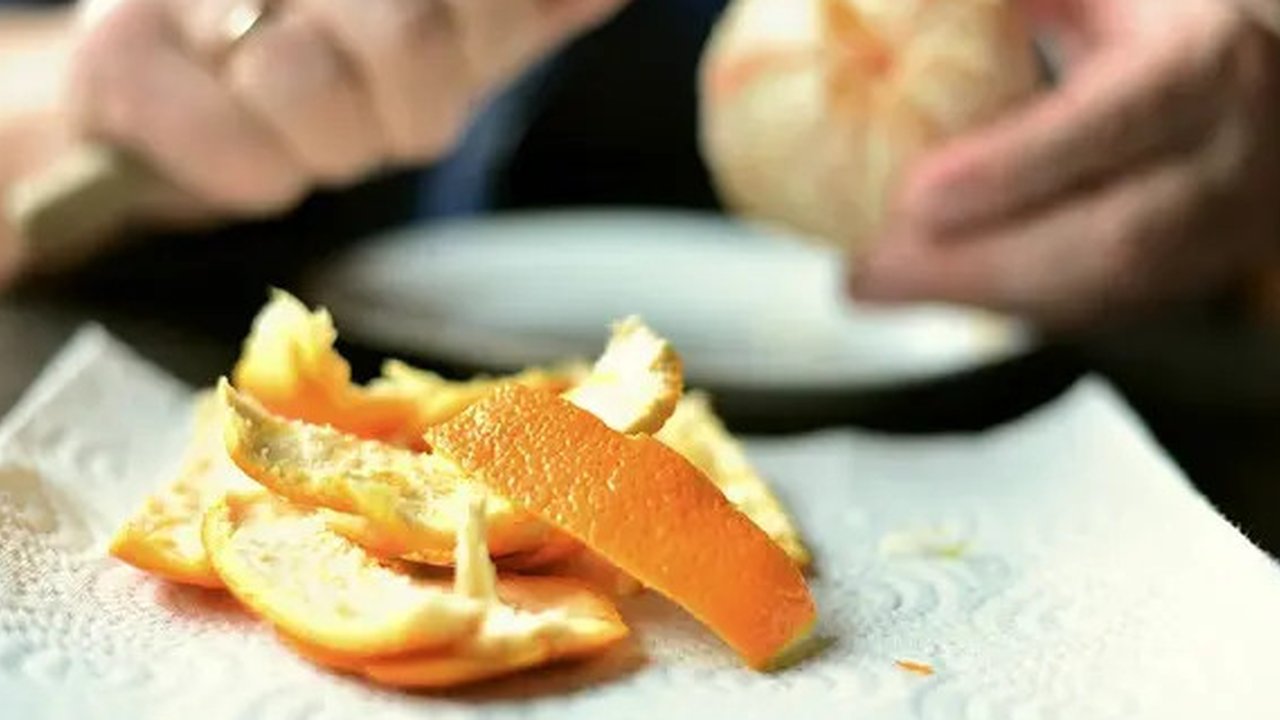 Ilustrasi kulit jeruk (foto: Unsplash/the_seeder)