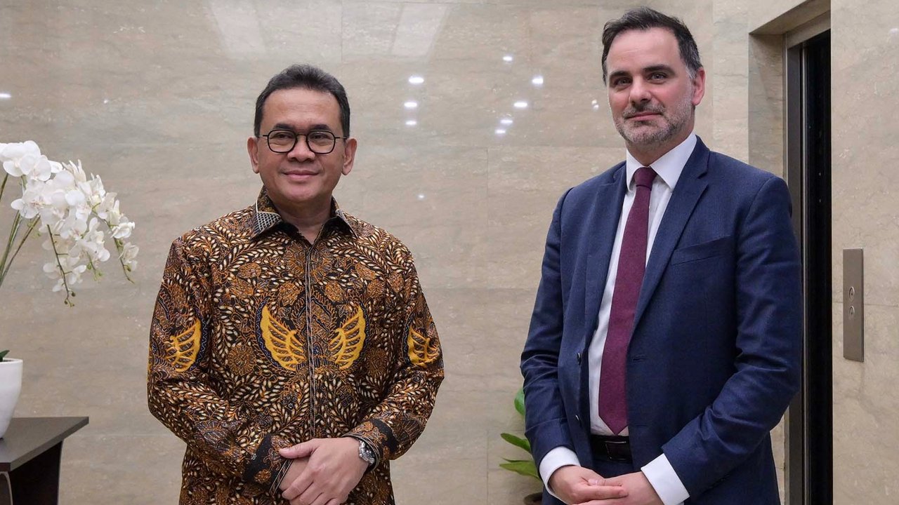 Menteri Perdagangan Budi Santoso  dan Menteri Perdagangan Prancis Laurent Saint-Martin saat melakukan pertemuan di kantor Kementerian Perdagangan di Jakarta, Rabu (09/ 04/ 2025).