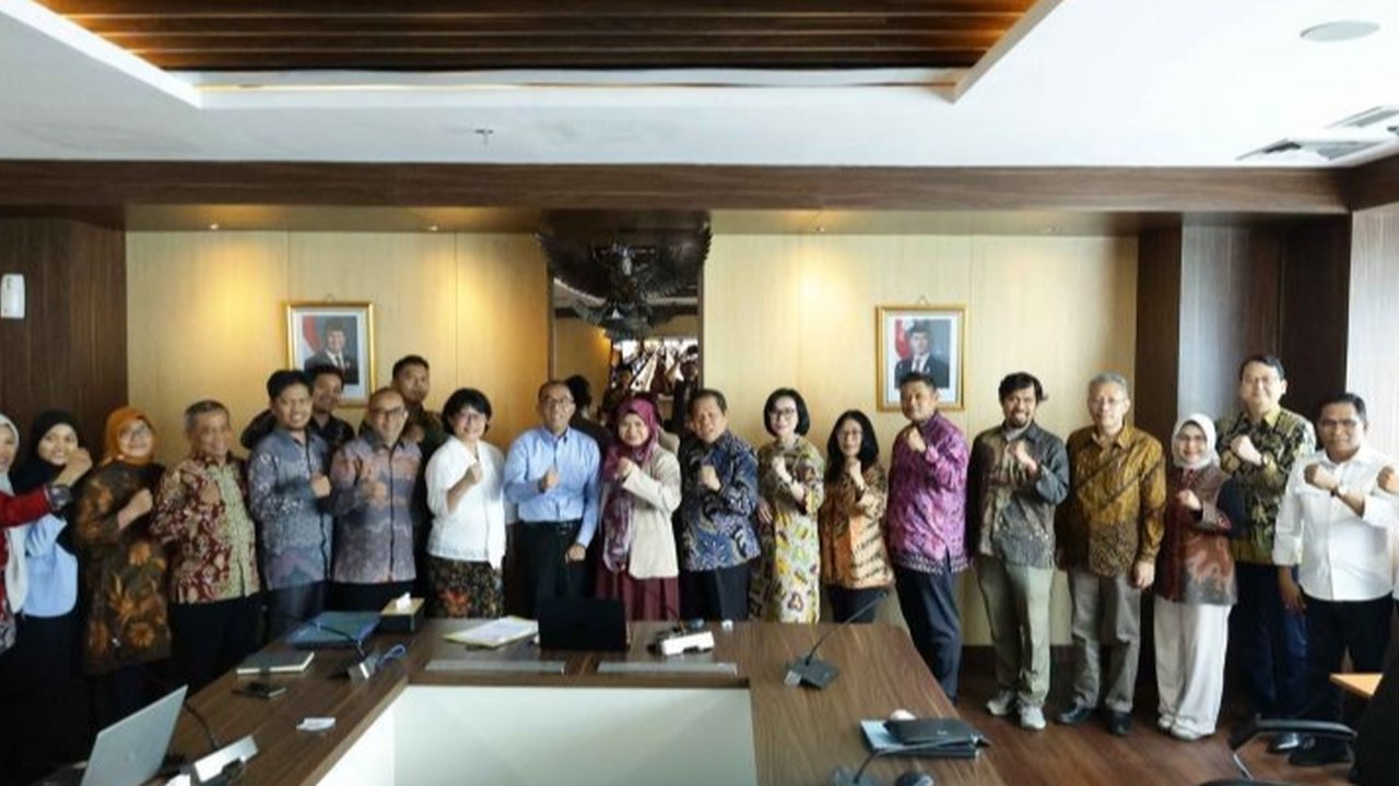Kementerian Pendidikan, Kebudayaan, Riset, dan Teknologi (Kemdikbudristek) memastikan tunjangan kinerja (tukin) dosen ASN tahun 2025 akan dicairkan setelah mendapat persetujuan Presiden.