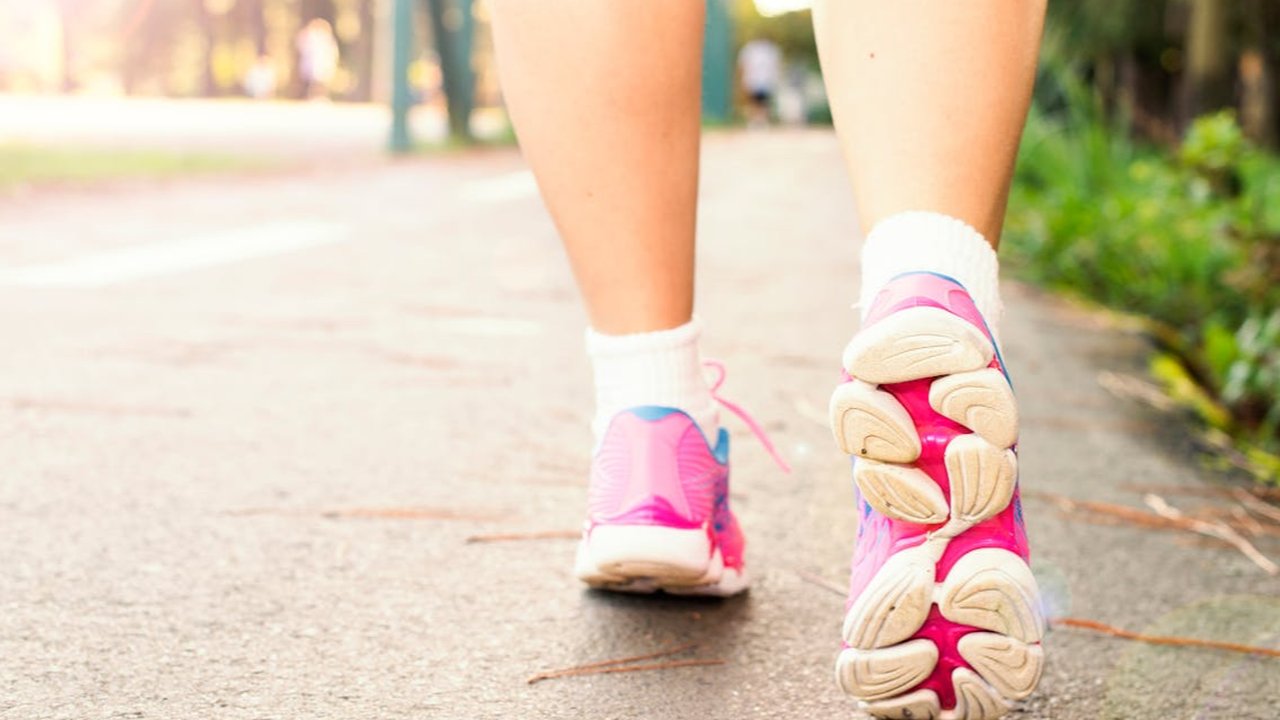 Ilustrasi Berjalan Kaki