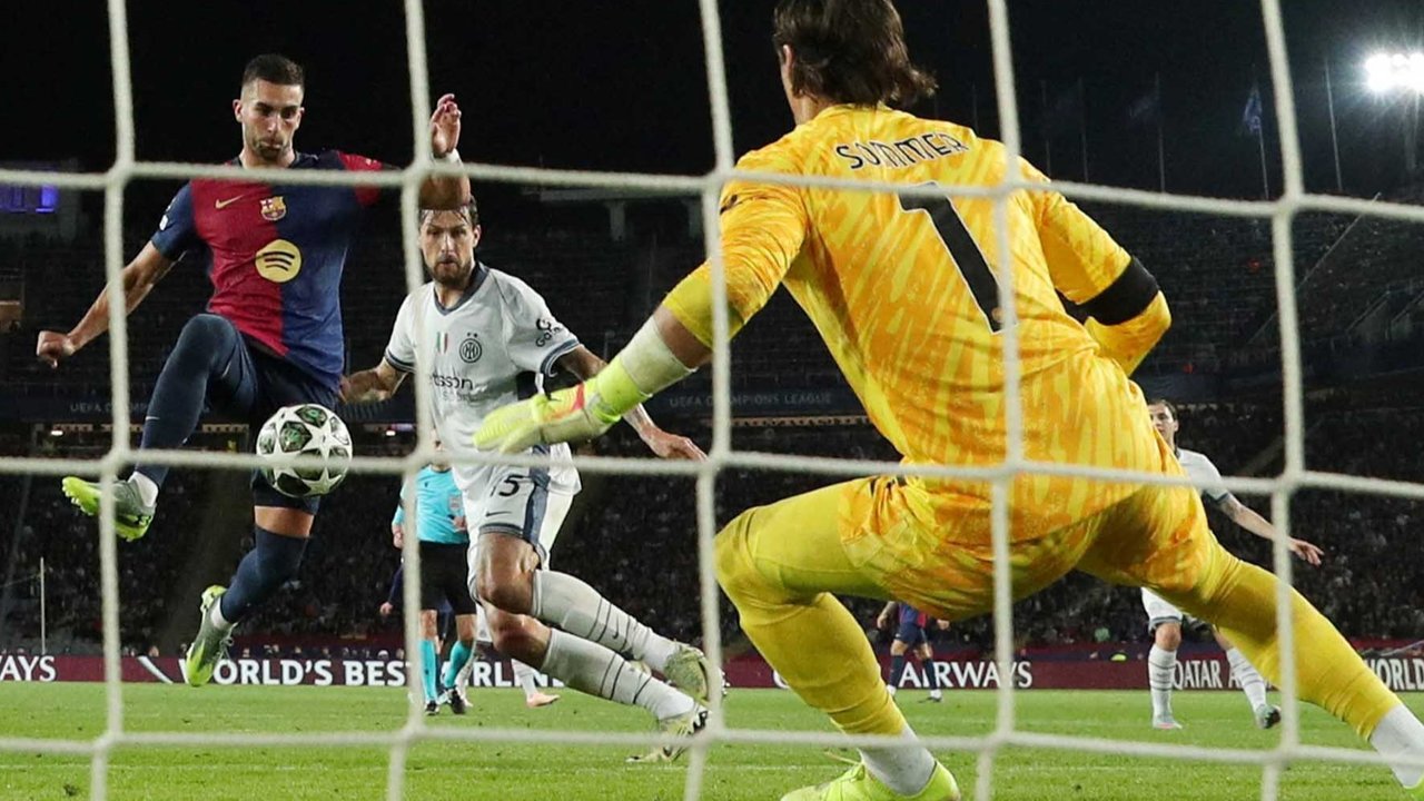Pemain Barcelona Ferran Torres dari FC Barcelona mencetak gol kedua ke gawang Inter Milan di Stadion Olimpiade Lluis Companys, Barcelona, pada Kamis dini hari WIB, (01/05/2025).
Reuters/ Albert Gea