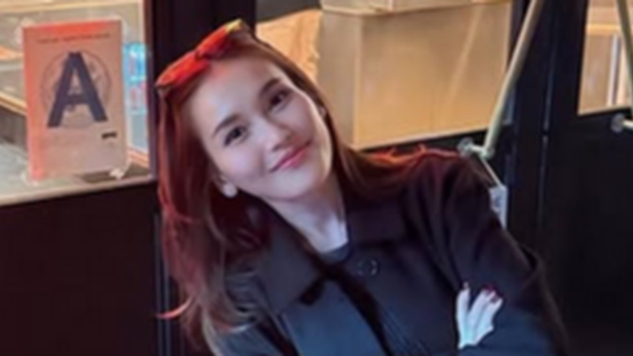 Potret Cantik Ayu Ting Ting Nikmati Pizza di Osaka, Tempat yang Pernah Dikunjungi Jennie Blackpink