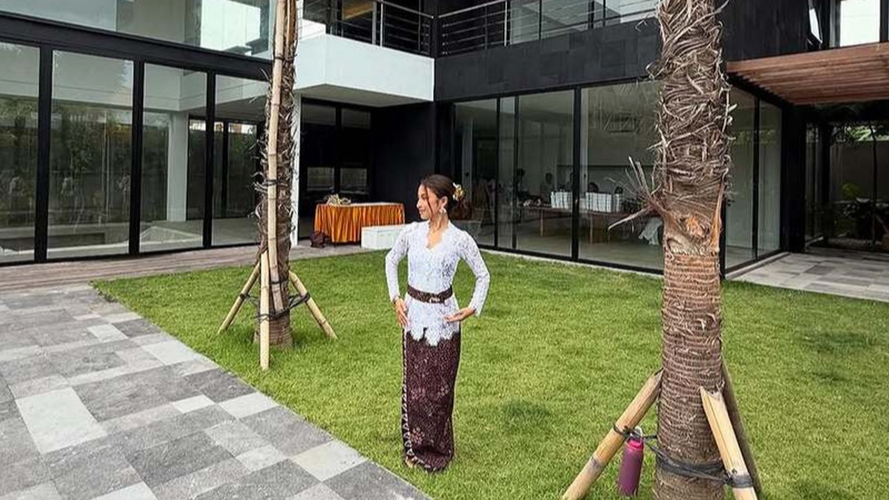 Jennifer Coppen mengungkap bahwa dua tahun lalu saat mengetahui dirinya hamil, ia langsung bertekad untuk menciptakan kehidupan yang lebih baik bagi Kamari.