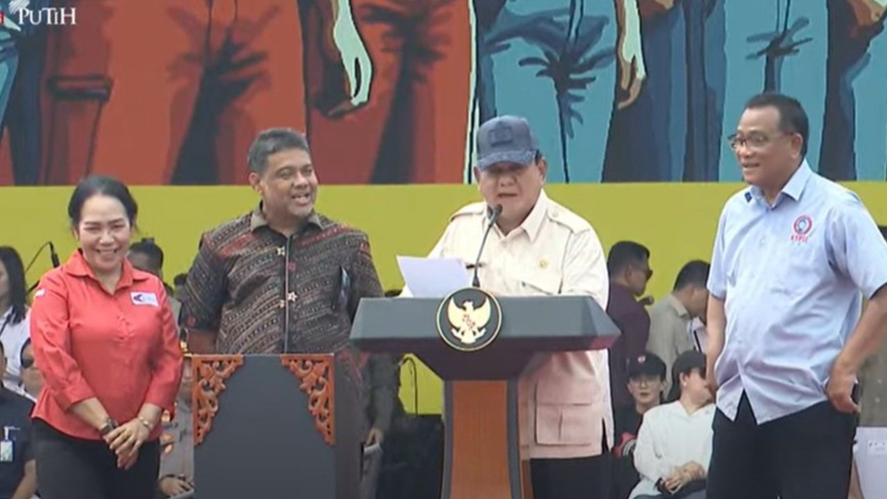 Prabowo Absen Nama Seskab Teddy di Depan Buruh: Kok Lebih Banyak Sahutannya Daripada Untuk Gue Nih