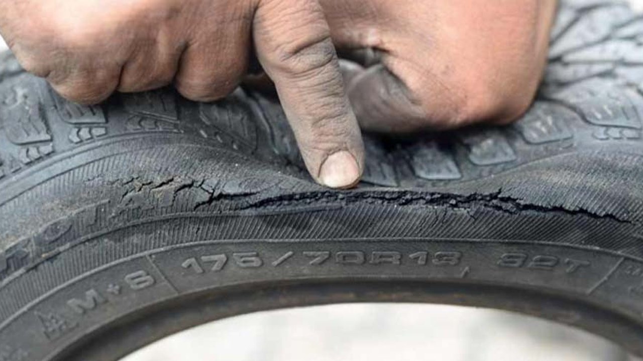 Tambal Ban Tip Top: Solusi Utama, Biaya, Kelebihan dan Kekurangan!