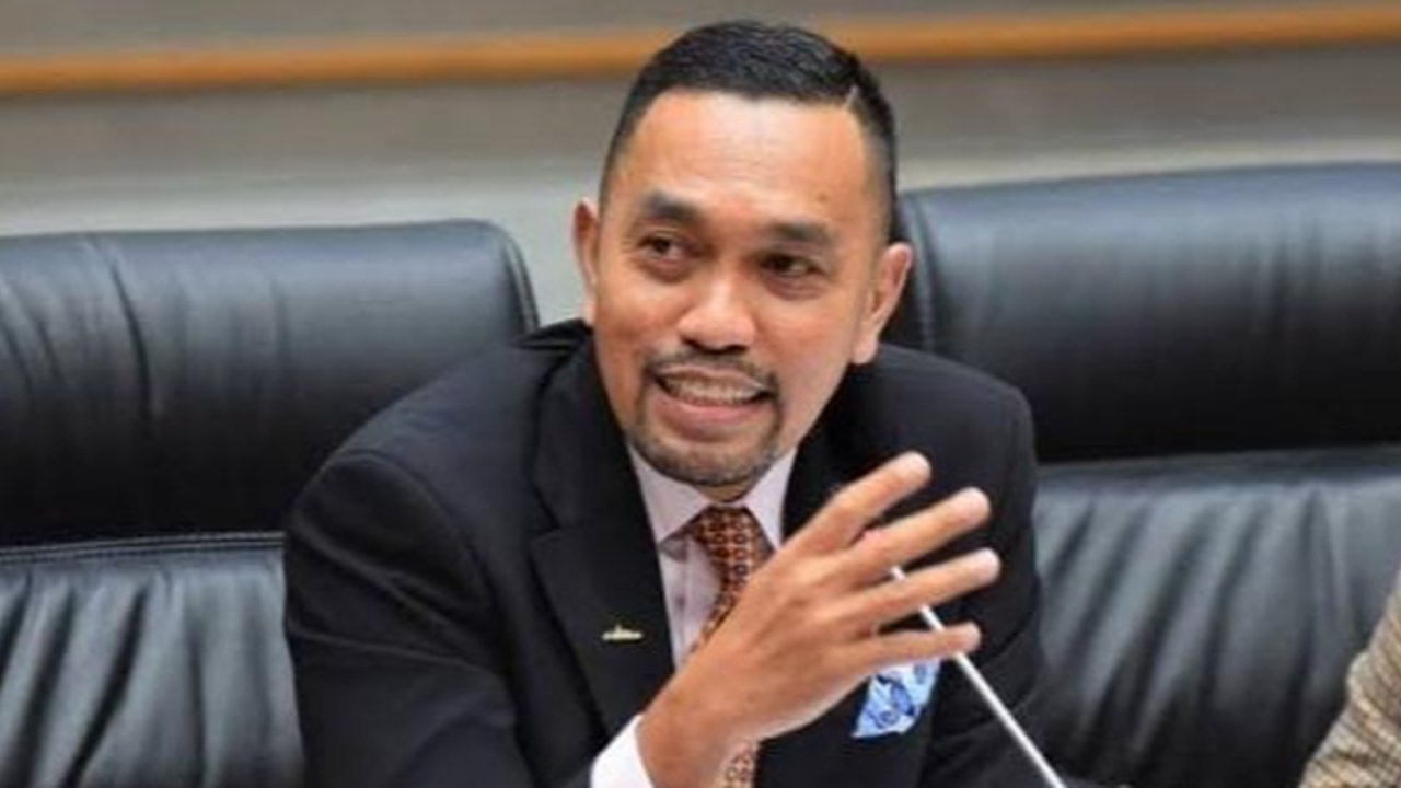 Sahroni Dukung Penertiban Bendera dan Spanduk Ormas di Jakarta