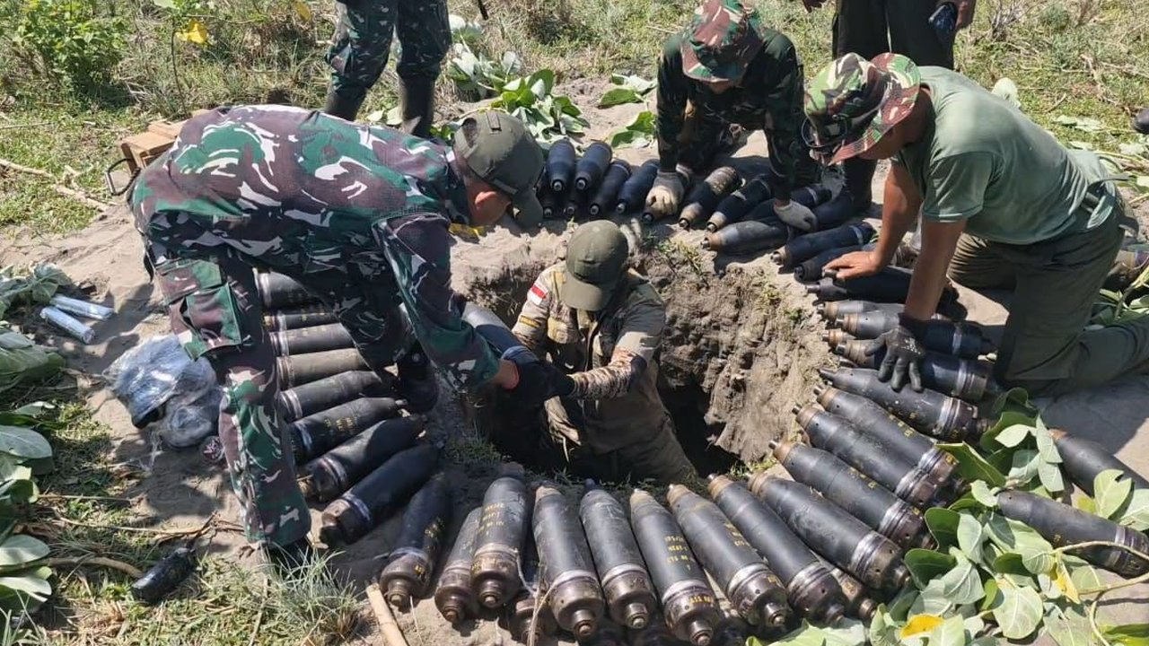 Lokasi Ledakan Saat Pemusnahan Amunisi Tidak Layak di Garut