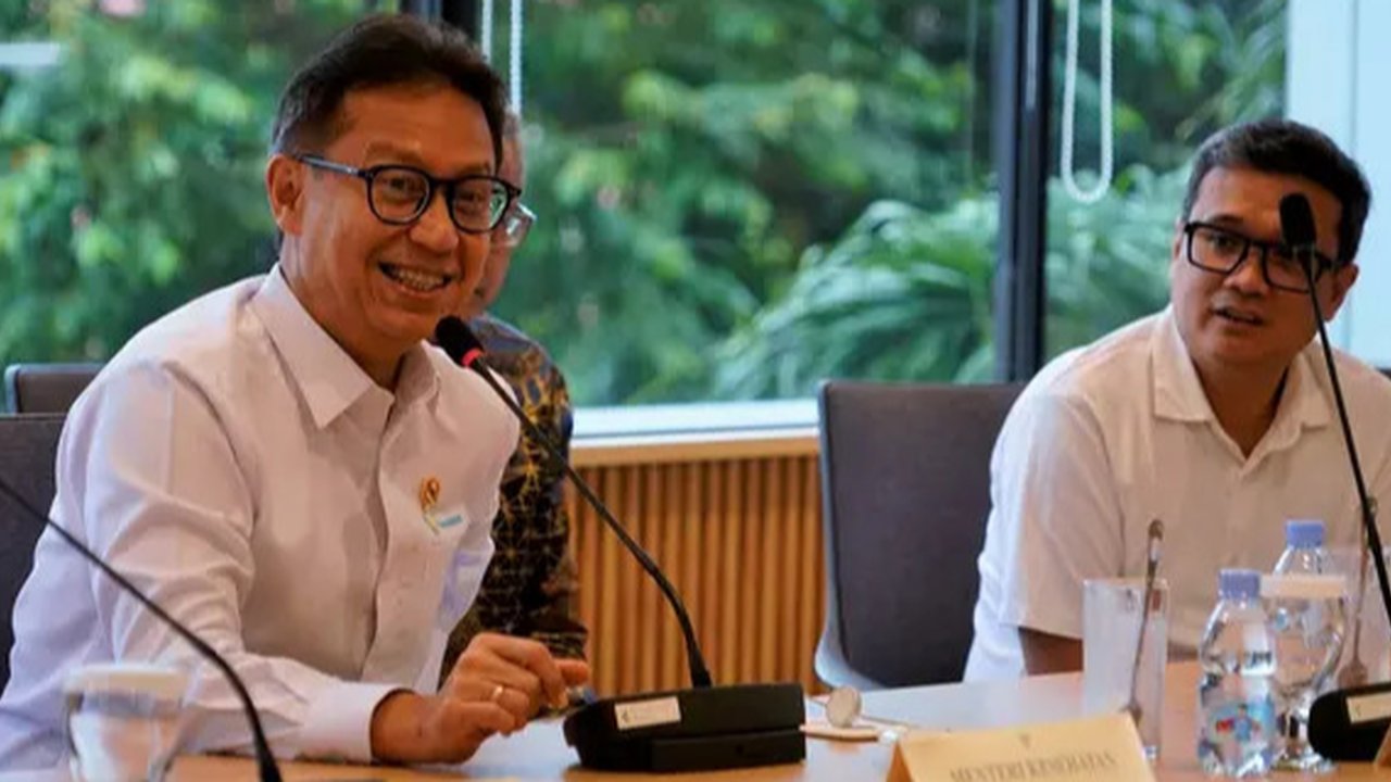 Menteri Kesehatan Budi Gunadi Sadikin mengungkapkan kadar kolesterol LDL ideal di bawah 100 mg/dL. Rutin pemeriksaan kesehatan penting untuk deteksi dini penyakit dan meraih harapan hidup 74