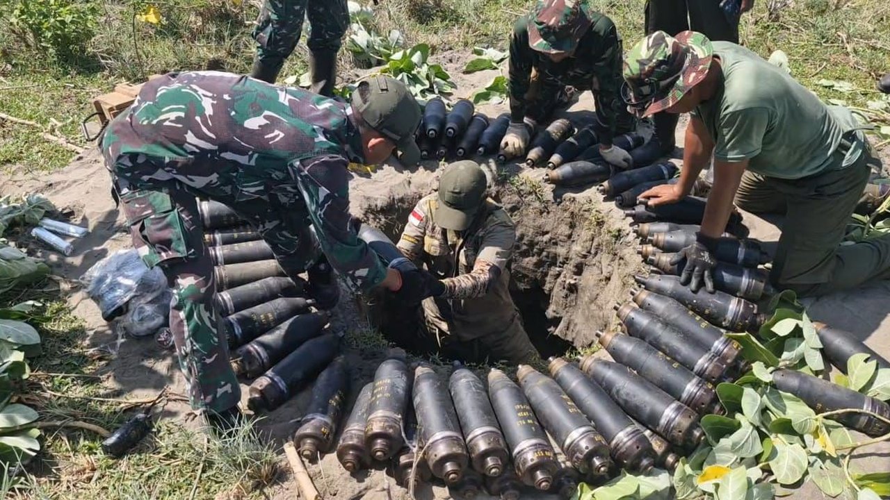 Lokasi Ledakan Saat Pemusnahan Amunisi Tidak Layak di Garut