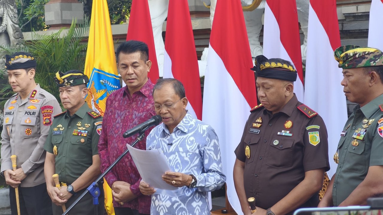 Gubernur Bali I Wayan Koster, TNI-Polri tolak Grib