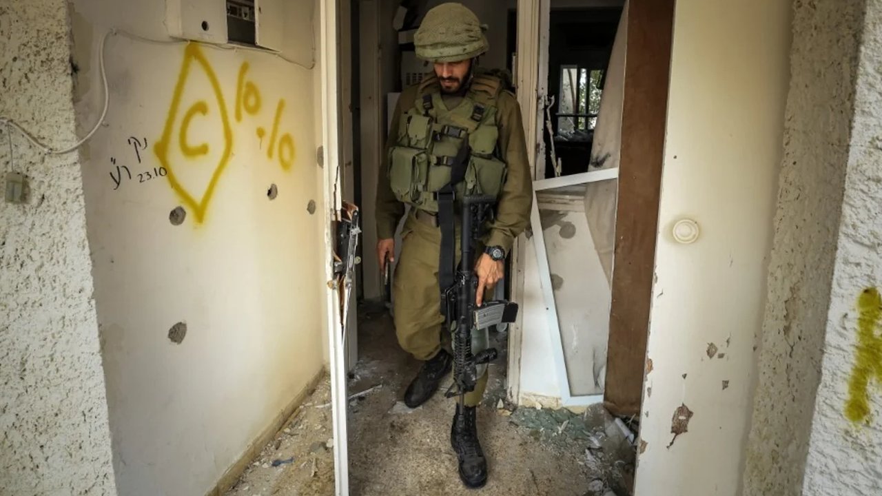 Saat Hamas Serang Israel pada Oktober 2023, Tentara Israel Bunuh Warganya Sendiri yang Sedang Sembunyi di Kamar