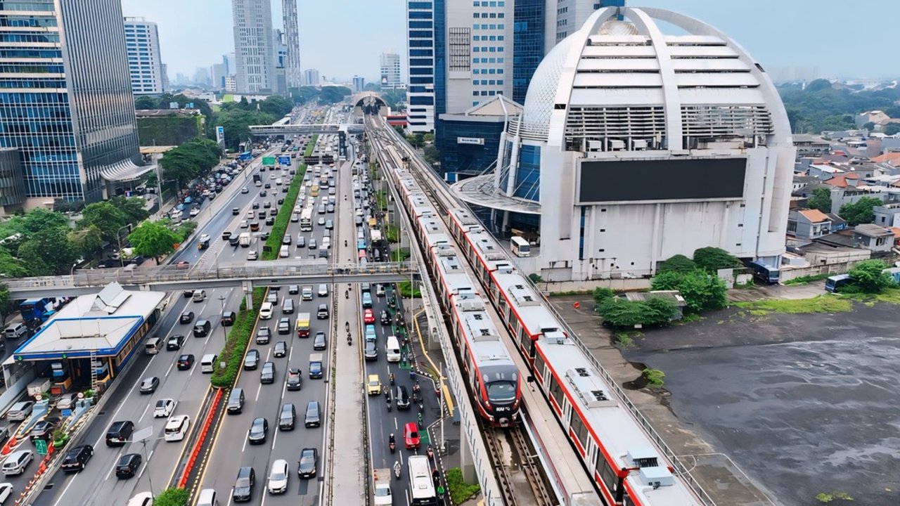Tembus 202 Ribu Penumpang, LRT Jabodebek Jadi Favorit Selama Libur Waisak