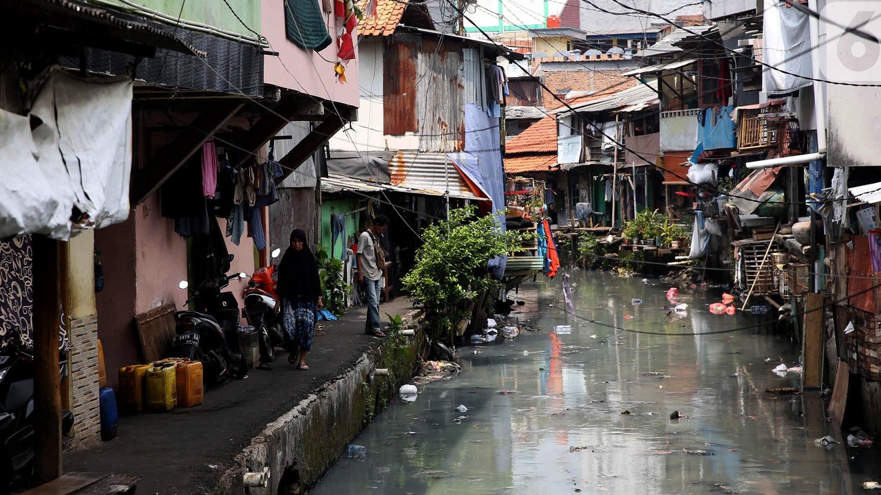 Ironi di Balik Turunnya Konsumsi Masyarakat, Kenaikan Gaji Kecil dan Tak Tersentuh Bansos