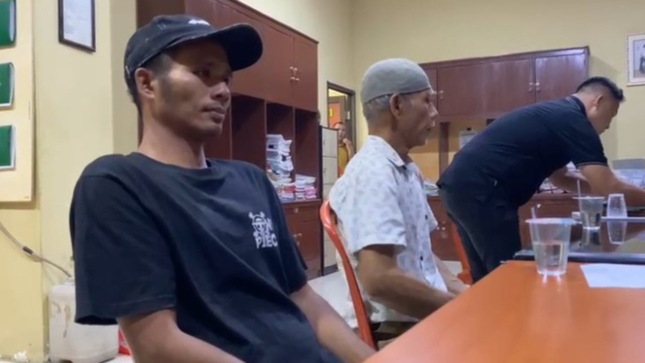 Bapak-Anak di Lampung Pungli di Pasar Gudang Lelang