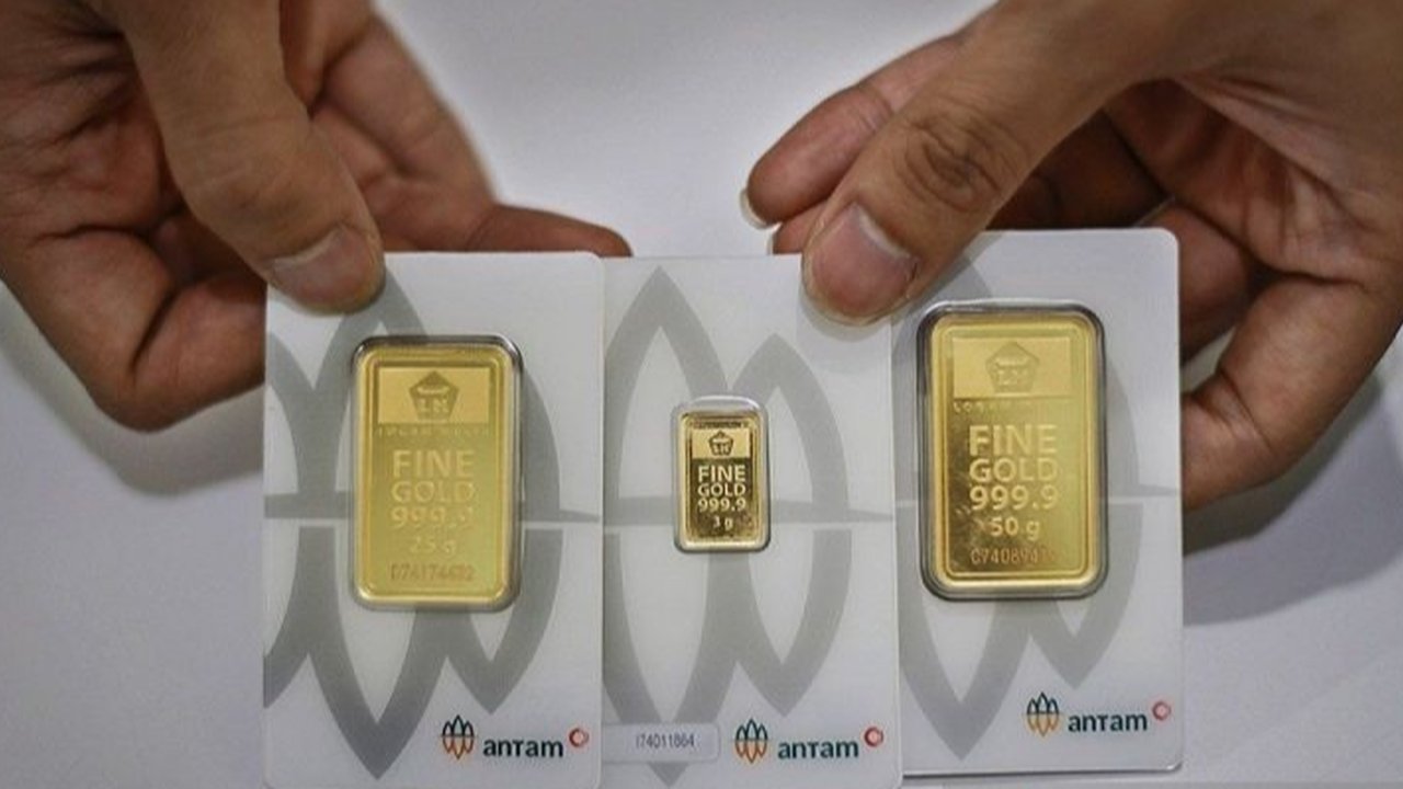 Pada Rabu (14/5/2025), harga emas Galeri 24 untuk berat 1 gram dijual dikisaran Rp1,907 juta atau turun Rp14 ribu dibandingkan Selasa (13/5/2025). Dan harga emas buatan UBS turun Rp15.000 dar