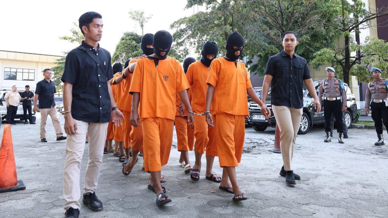 Ngeri! Aksi Preman Palak Sopir Truk Rp1,5 Juta di Kawasan Industri Terboyo Semarang