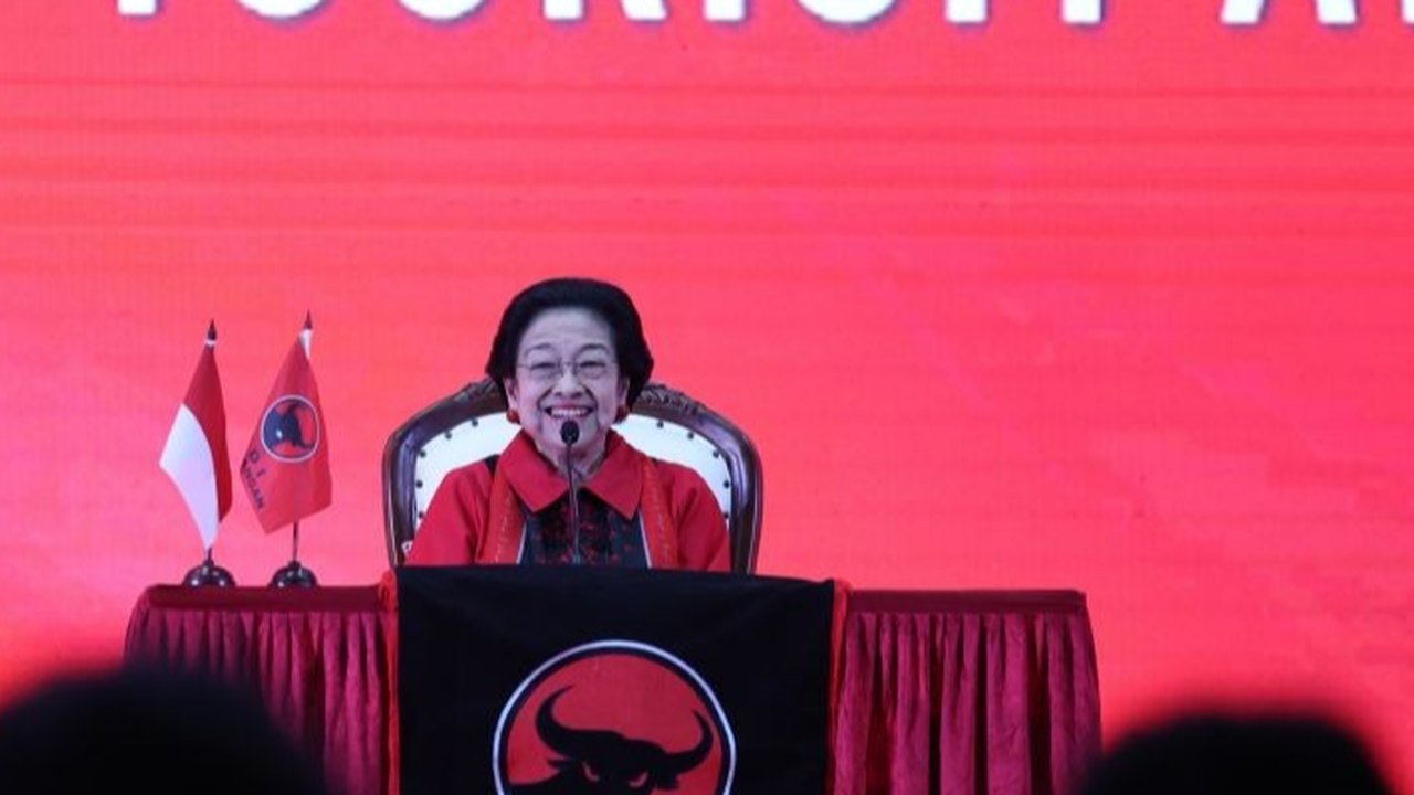 Megawati Soekarnoputri kembali menyinggung momen memasak nasi goreng untuk Presiden Prabowo Subianto, membantah isu perseteruan di antara keduanya.