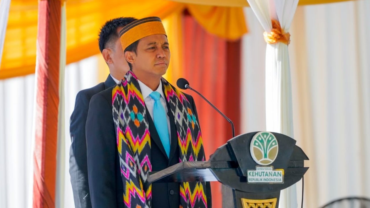 Menhut Raja Juli Antoni