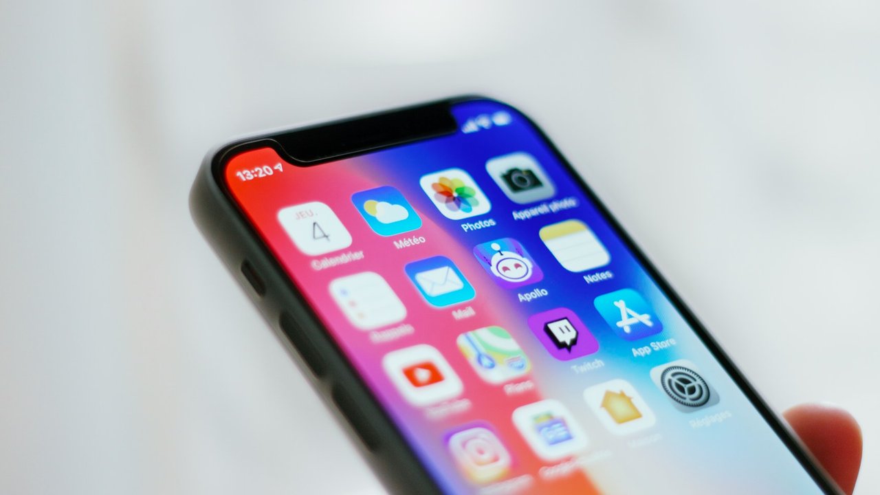 How to use iPhone or iPad to scan a document on MacBook.