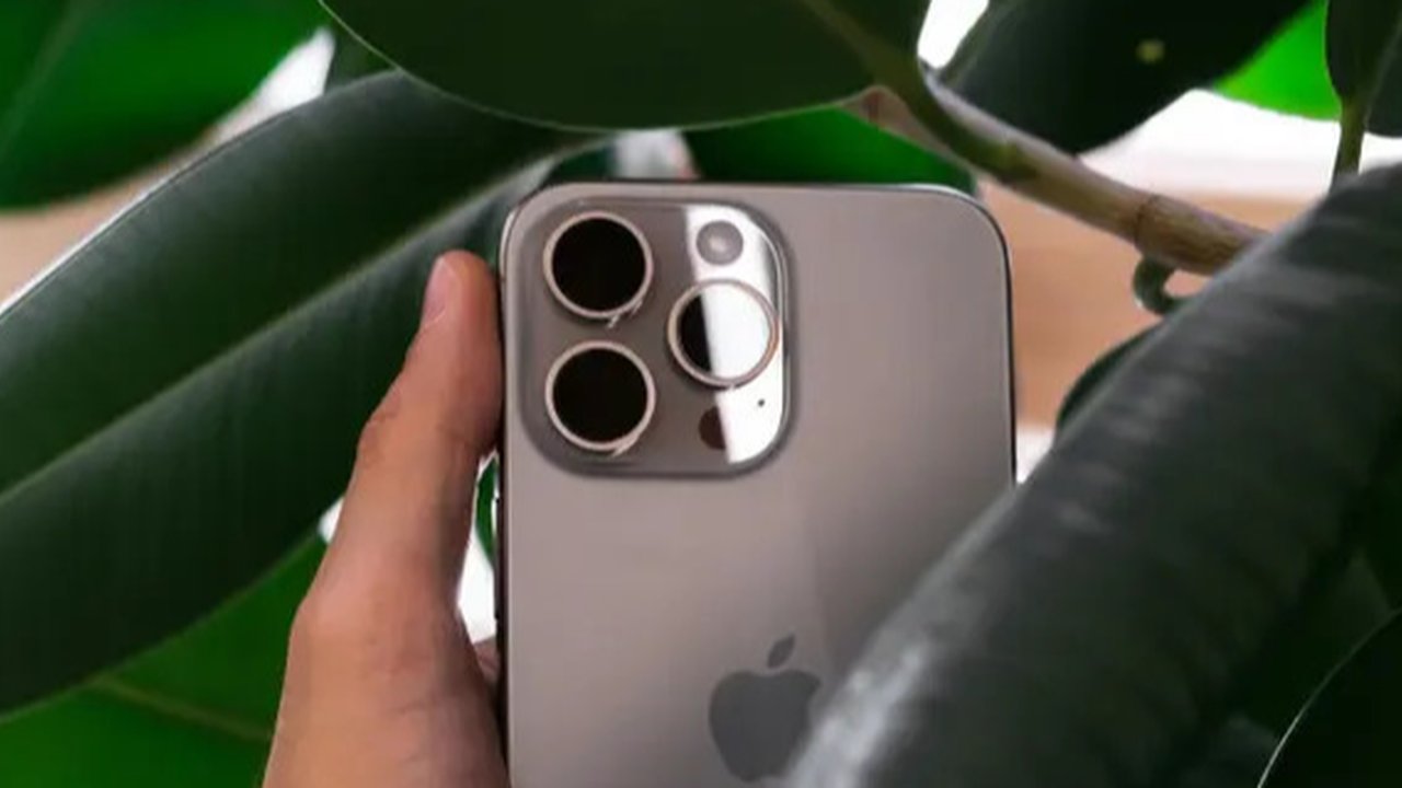 iPhone 15 Pro dan iPhone 15 Pro Max (Apple)