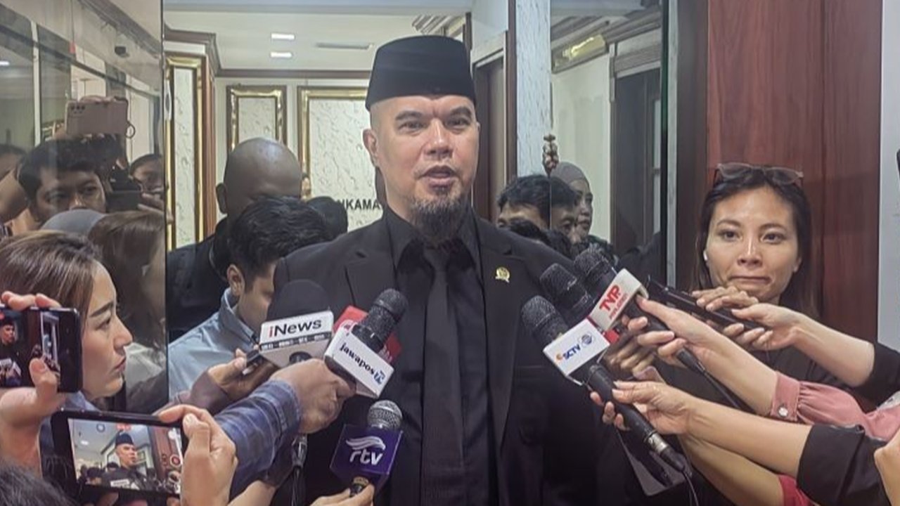 Anggota Komisi X DPR RI, Ahmad Dhani, menilai putusan MKD terkait pelanggaran etik sebagai masalah perbedaan nilai dan penyesuaian norma keparlementerian.