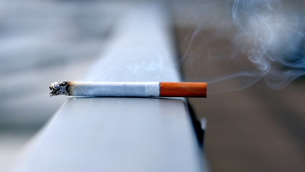 Metode Efektif Mengatasi Bau Rokok di Dalam Mobil