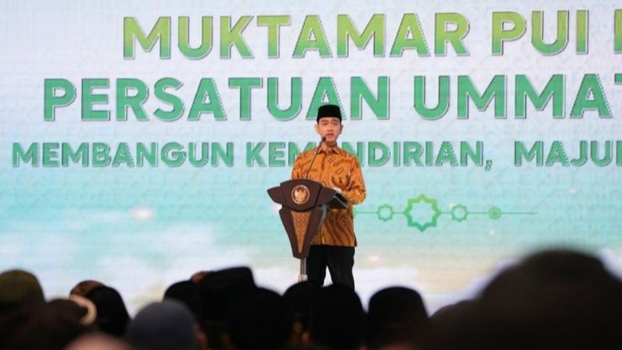 Wakil Presiden RI Gibran Rakabuming Raka memuji sinergi Persatuan Umat Islam (PUI) dengan pemerintah dalam ketahanan pangan, sementara Gubernur Sumut menyoroti masalah narkoba yang serius di provinsi tersebut.