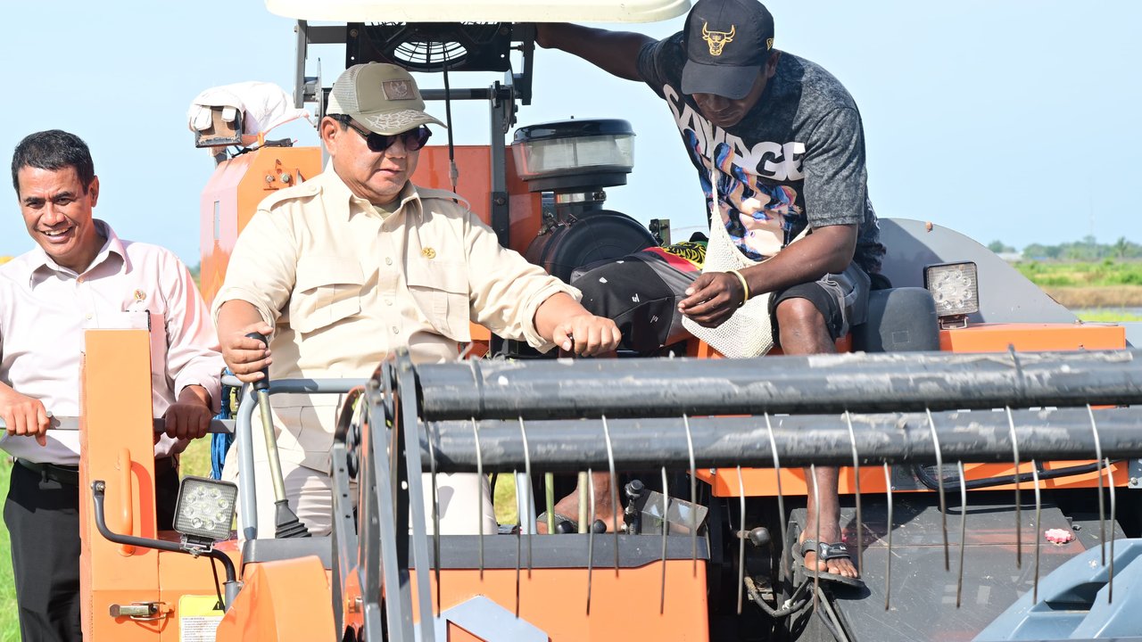 Prabowo Semringah Produksi Beras dan Jagung Indonesia Tertinggi Sepanjang Sejarah