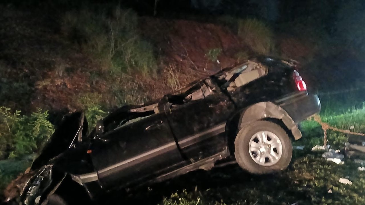 Detik-Detik Land Cruiser Bawa Anggota DPRD Lampung Kecelakaan di Tol, Ini Penampakan Mobilnya Ringsek Parah