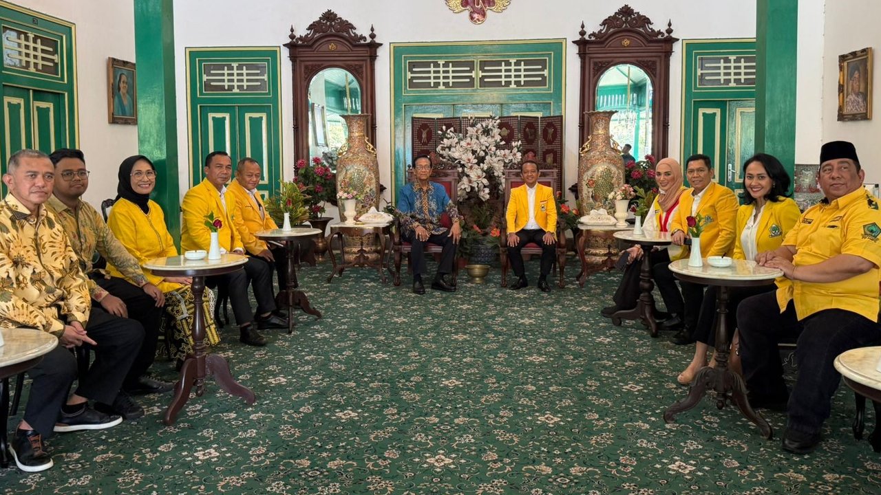 Ketua Umum Partai Golkar Bahlil Lahadalia bertemu Gubernur Daerah Istimewa Yogyakarta (DIY) Sri Sultan Hamengku Buwono X