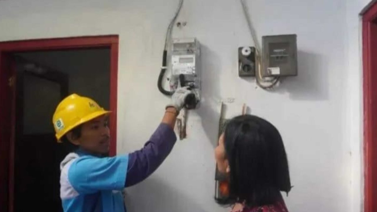 Kenaikan tarif listrik menjadi penyebab utama inflasi di Kota Malang pada April 2025 yang mencapai 1,07 persen, berdasarkan data BPS Kota Malang.