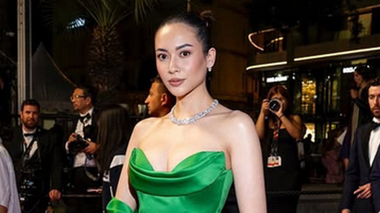 Profil Elvira Devinamira dari Puteri Indonesia Hingga Nominasi Aktris Terbaik di Cannes