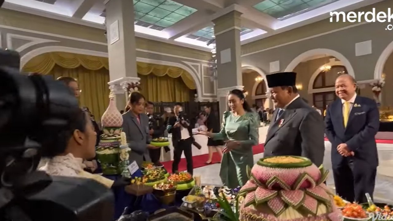 VIDEO: Momen Akrab Prabowo dan PM Paetongtarn Shinawatra Cicipi Produk Makanan Thailand
