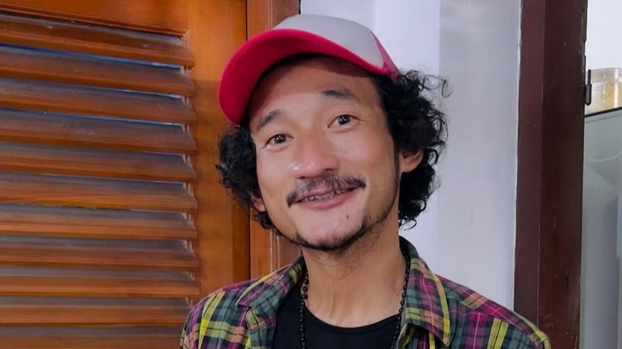 Potret 6 Artis yang Tinggalkan Dunia Hiburan, Kini Tekuni Profesi Tak Mentereng Namun Bikin Hati Damai