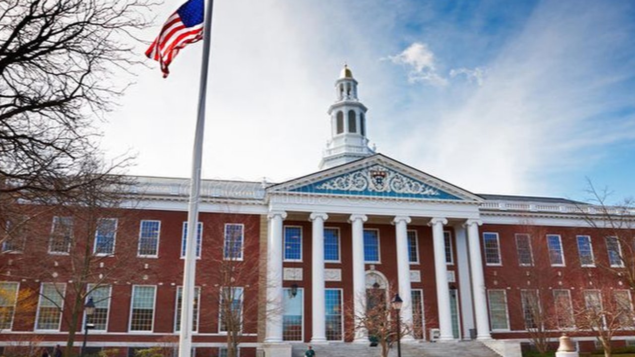 6 Kampus Dunia Penghasil Lulusan Miliarder dan Pebisnis Kelas Kakap, Harvard Jadi Pertama