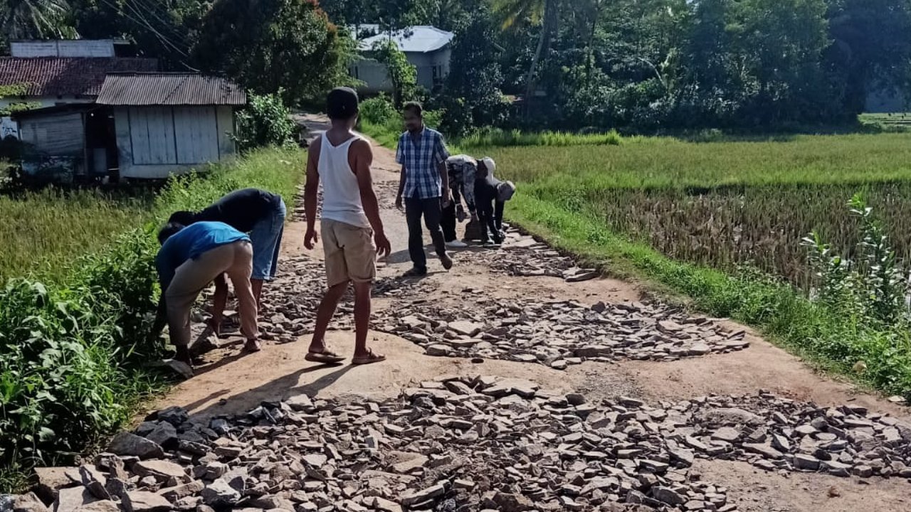 viral Camat di Banten Sumbang Rp5.000 untuk Perbaikan Jalan