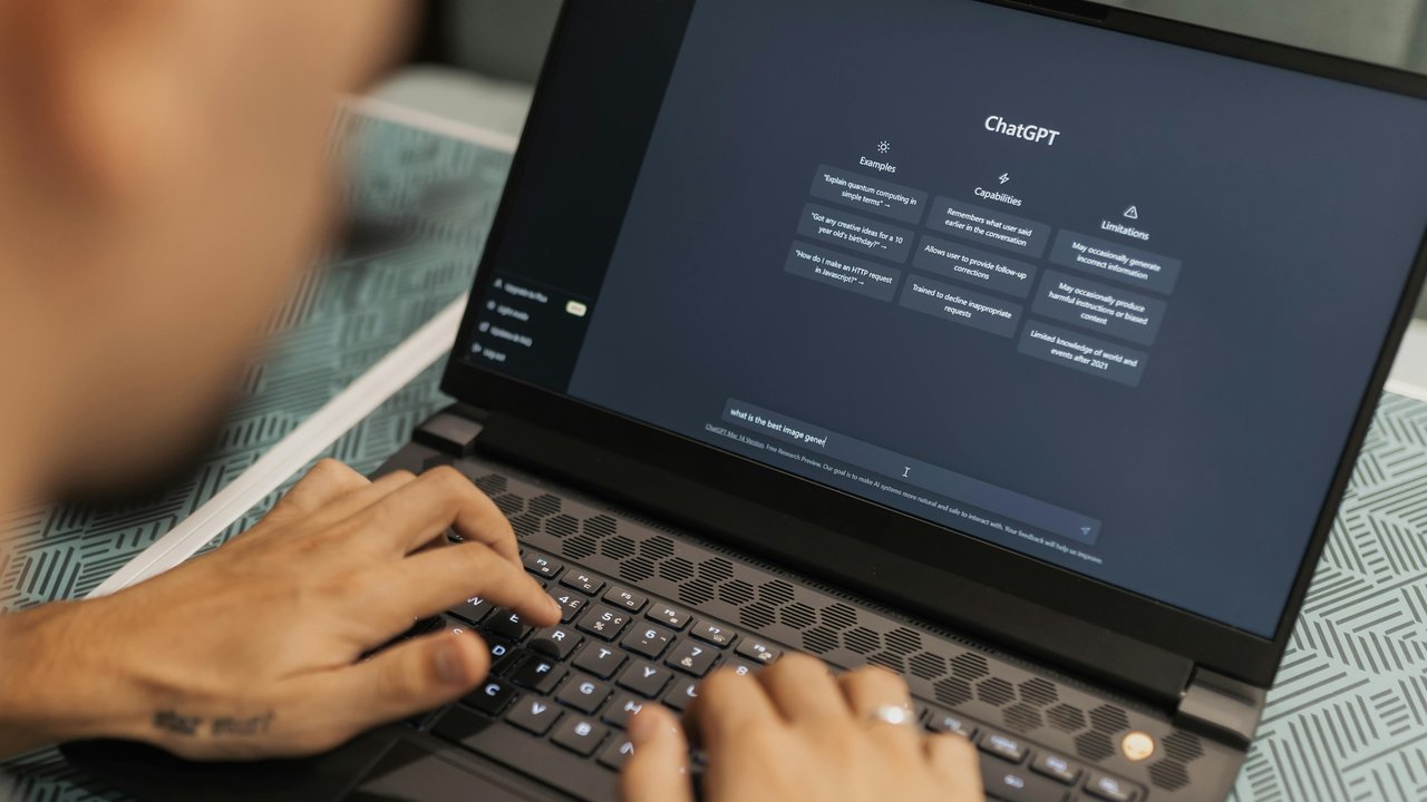 Tak Terima Dosen Pakai ChatGPT, Mahasiswa Tuntut Uang Kuliah Dikembalikan