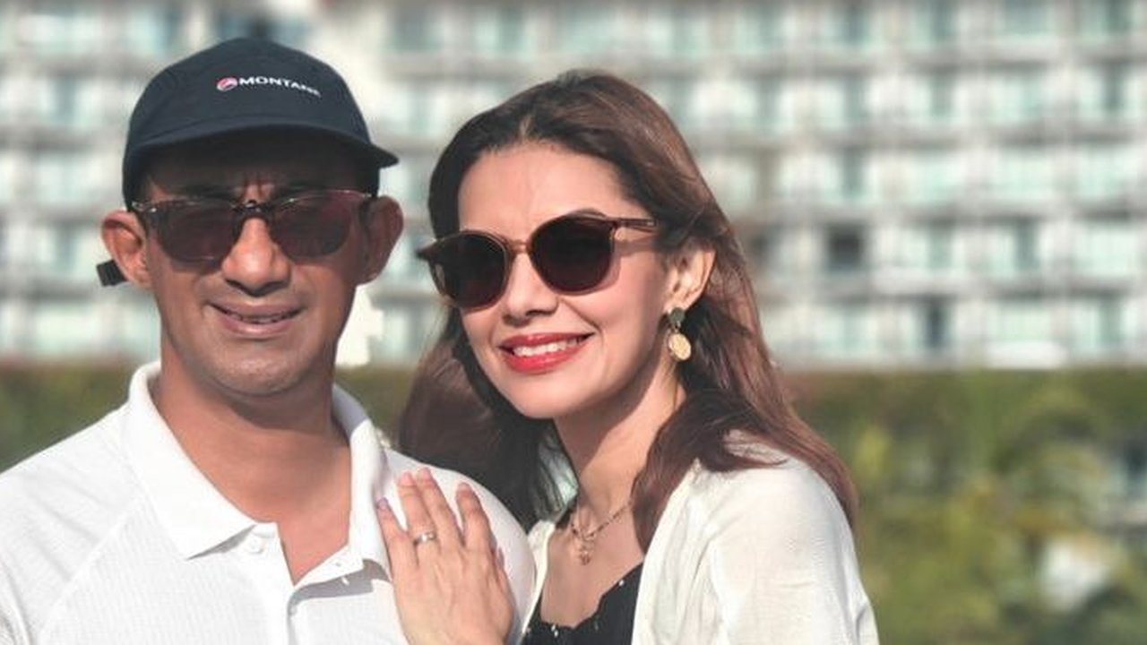 Najwa Shihab berulang kali berjumpa truk yang pajang wajahnya.