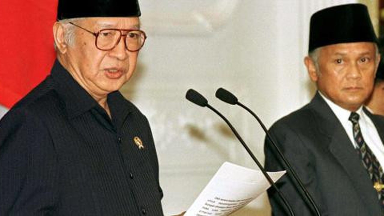 Ketika Soeharto dan Habibie Tak Saling Sapa di Istana Negara