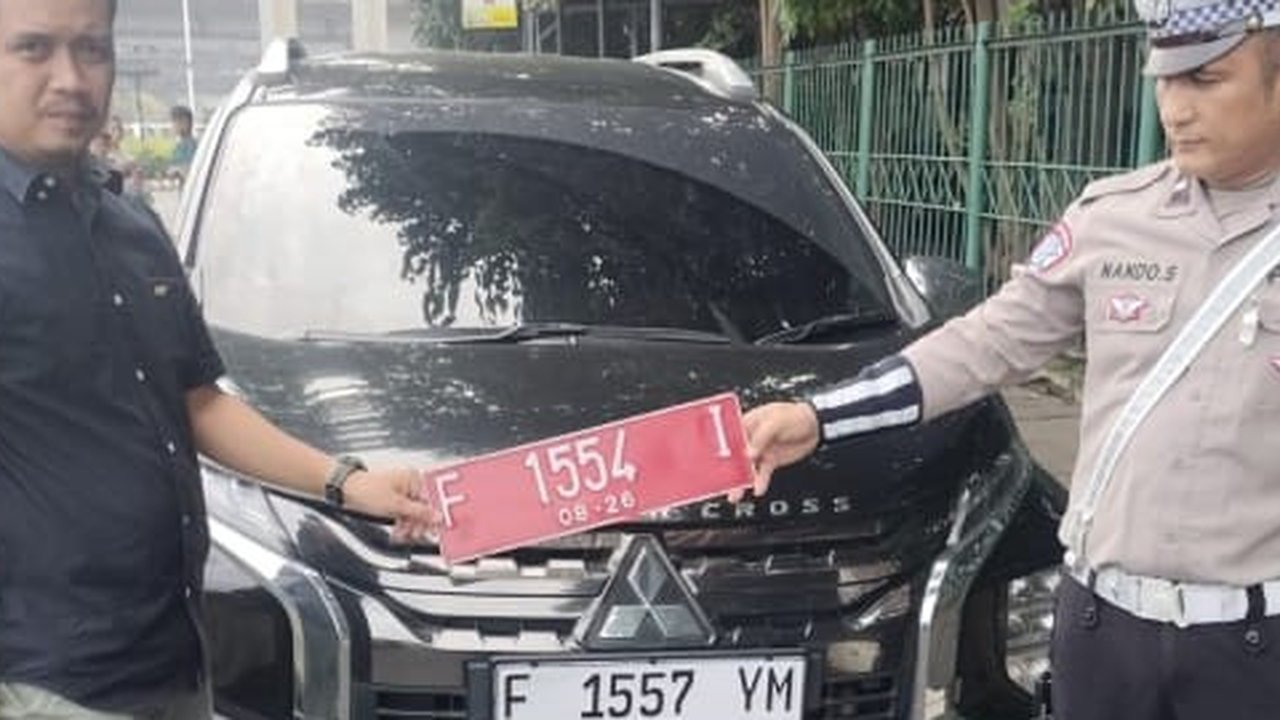 Hindari Ganjil Genap, Mobil Dinas Bappenda Pemkab Bogor Diganti Pelat Palsu